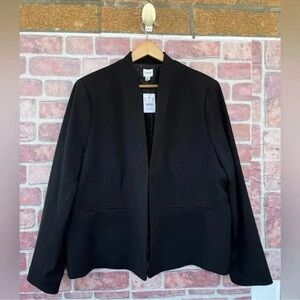 J.Crew Going-out blazer in stretch twill Edit
NWT
size 22